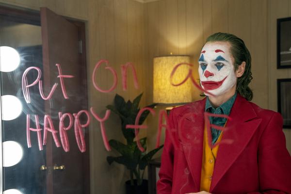 【JOKER小丑】威尼斯影展首映後全場鼓掌8分鐘 新小丑獲讚媲美《黑夜之神》版
