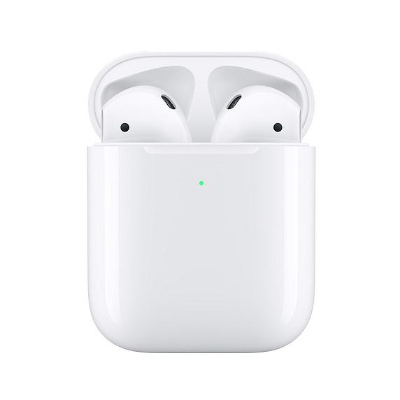 第一位Apple AirPods（2019），總評分為4.5分，音質出眾，只需充電15分鐘即可播3小時音樂，且機身輕巧。但隔音較差未能阻隔噪音，加上沒有耳膠配件，佩戴不夠穩定。
