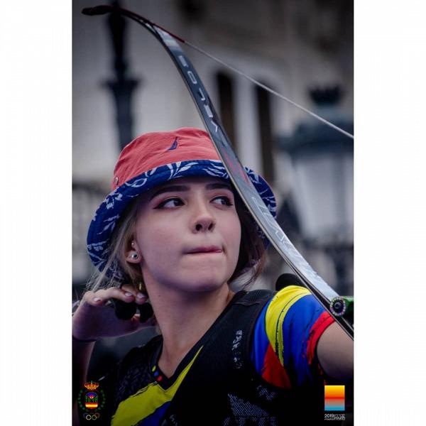因《飢餓遊戲》而愛上射箭　19歲超高質哥倫比亞少女奪世界賽冠軍引網民注目