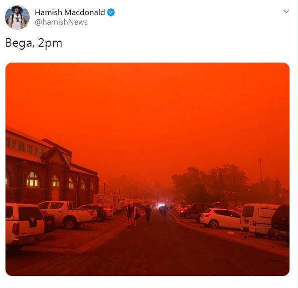 澳洲大火持續當地居民跳入水中絕望求生　以血紅色天空踏入2020年