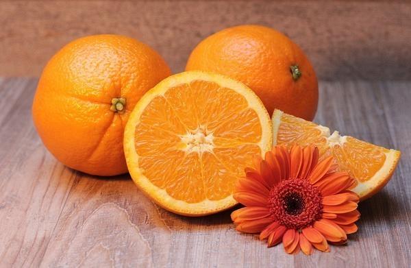 橙——100克的橙維他命C含量達每天建議攝取量的88%，但也有很多蔬果比橙有更多的維他命C。