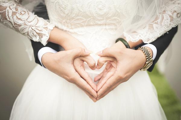 叫錯新娘名字、婚照P圖過度時有發生？網民分享五件婚禮上遇到超尷尬的事