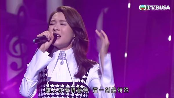 李佳芯曾唱《小幸運》被封魔音 首度電視公開演唱高音歌 網民：進步咗好多