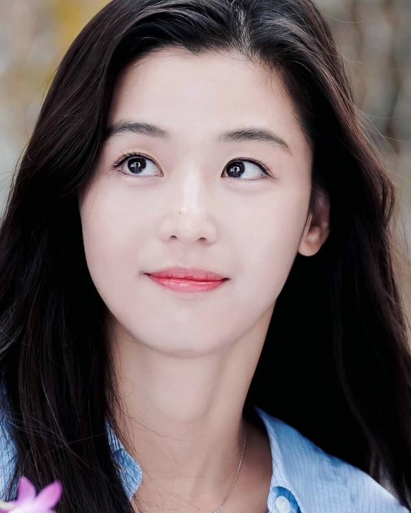 網民票選韓國10大最美女演員 金泰希、全智賢不入10強！孫藝珍屈居第4