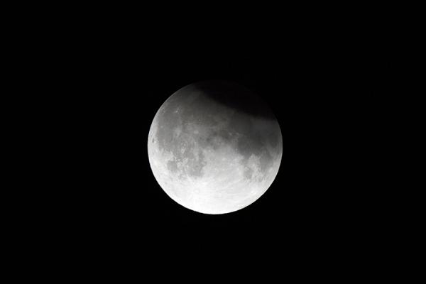 【天文現象2020】6月上演2大天文現象！半影月食/罕見日環食 錯過隔195年再現