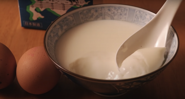 超簡單宵夜甜品北海道3.6鮮奶燉蛋白 只需3種材料！滑溜濃郁牛奶味(內附食譜）
