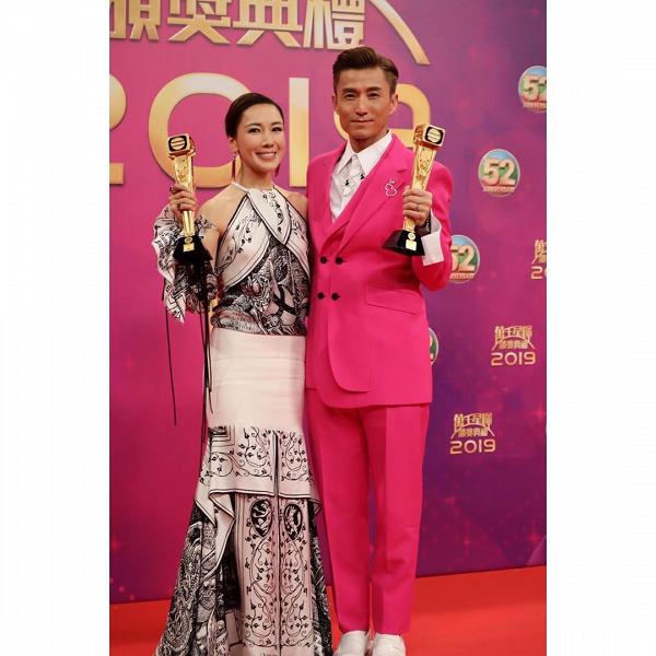 盤點15位香港男星西裝造型！粉色西裝穿搭大受歡迎、花紋格紋搭出老土定時尚？