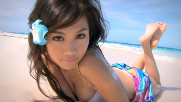 35歲周秀娜從性感o靚模成功轉型演員 曬出海近照身材漸瘦昔日豐滿上圍縮水