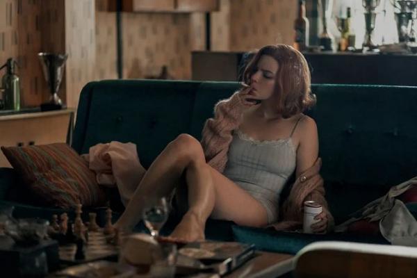 【Netflix10月推薦】最新電影劇集 Lily Collins《艾蜜莉在巴黎》/《陰宅怪事》/《后翼棄兵》