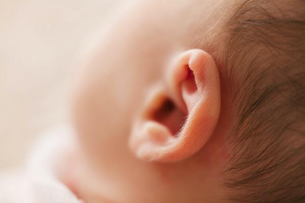 用棉花棒清潔耳垢小心愈清愈傷！耳鼻喉科專家建議2個正確耳垢清潔方法 乾耳/油耳適用