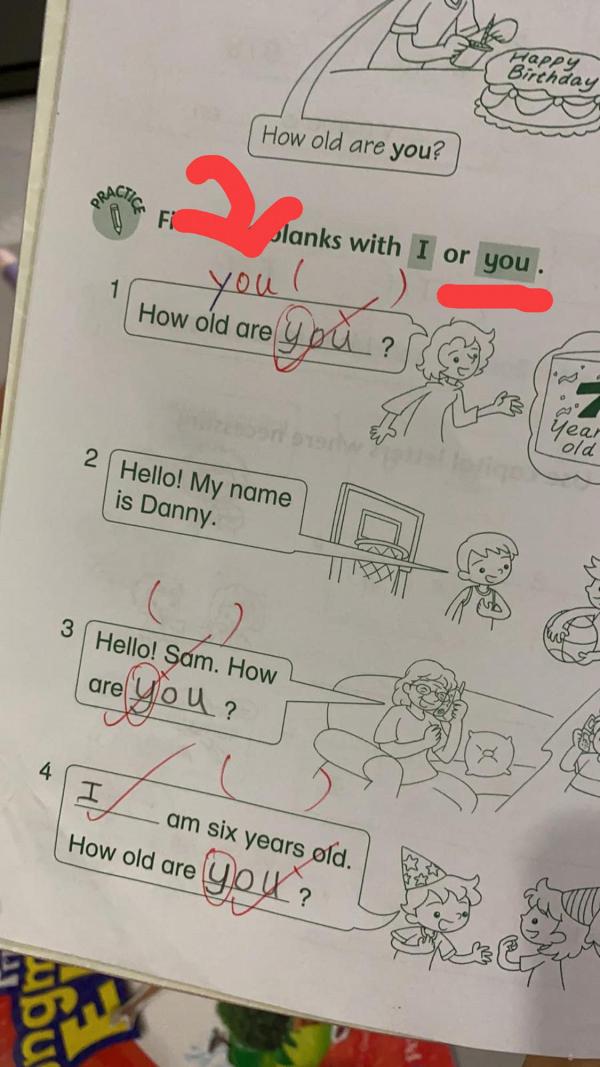 小一學生寫「y」字被老師捉有錯要改正  港媽勁無奈：改到懷疑人生！