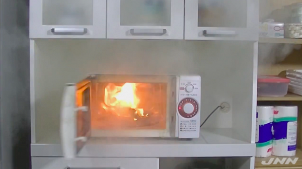 煨番薯加熱至6分26秒後爆炸；生番薯加熱至11分30秒後爆炸