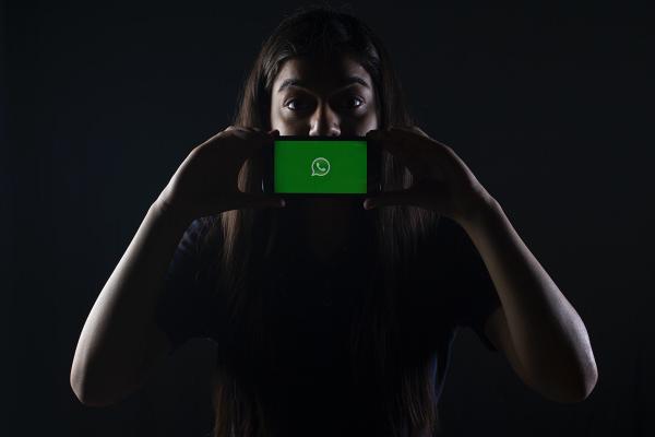  WhatsApp更新條款與 Facebook共享8大個人資料 香港私隱專員公開呼籲用戶留意