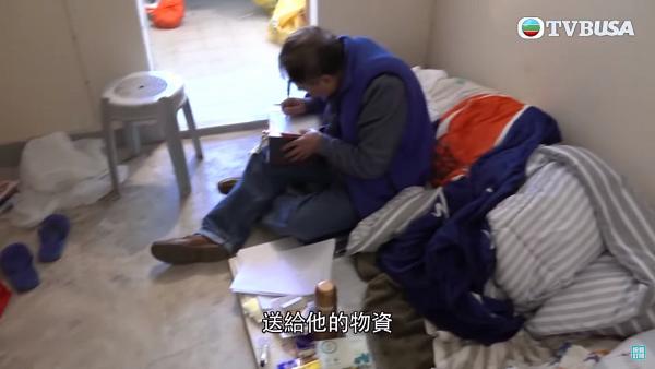 【東張西望】64歲伯伯因疫情滯留內地1年長期欠租 返港驚覺公屋及家當被收無家可歸