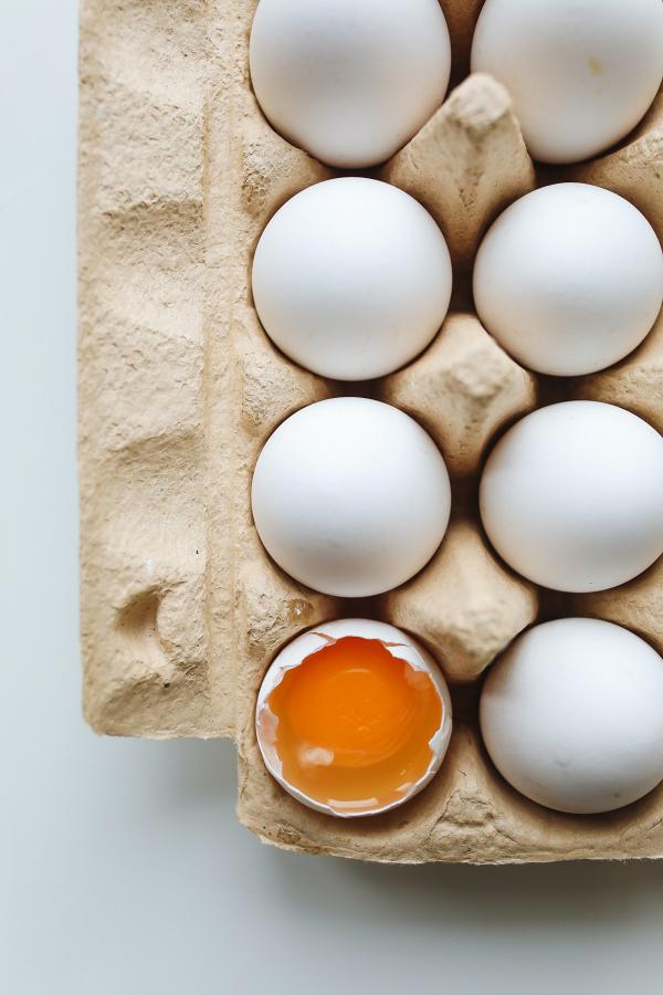 【食用安全】到底雞蛋煮前需要清洗嗎？ 食安中心：整濕雞蛋可能有利蛋殼上微生物滲入蛋內