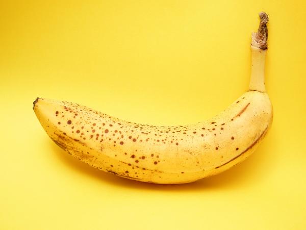 骨折女飽受便秘困擾 食蕉促進腸胃蠕動 反而食錯1種香蕉令便秘加劇