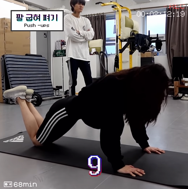 【減肥】韓國性感女神泫雅公開減小腹運動方法 每日5個動作一個月減1.5kg