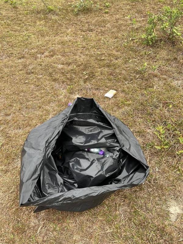 【青春不要臉】TVB劇組郊野公園拍攝遺留大量垃圾 口罩劇本亂扔被鬧爆冇手尾：真的不要臉