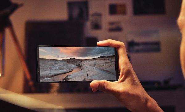 【5G手機】Sony推出最新旗艦手機Xperia 1 III 首創4K 120Hz螢幕/雙焦距遠攝鏡頭