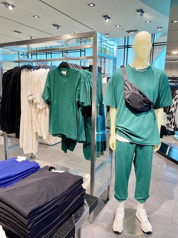 H&M最新男裝款式撞款醫生手術衫引網民熱議 Cosplay綠色時尚風格向醫護致敬？