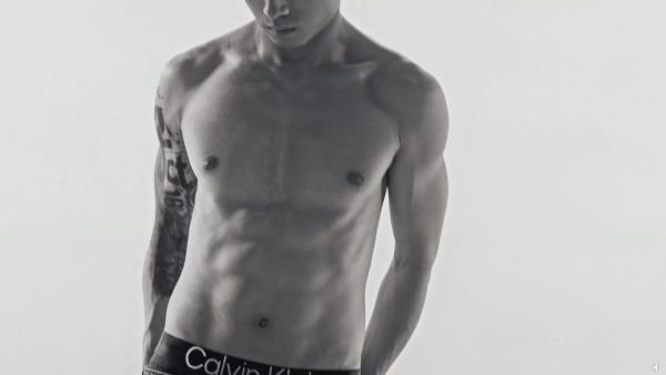 Ian陳卓賢任Calvin Klein秋冬系列最新代言人 MIRROR第三位成員大騷肌肉拍內褲廣告