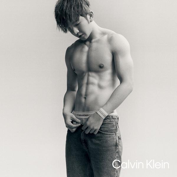 Ian陳卓賢任Calvin Klein秋冬系列最新代言人 MIRROR第三位成員大騷肌肉拍內褲廣告