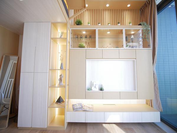 土瓜灣260呎溫暖木白色單位 雙床和風特色閣樓 仿和紙磨砂窗擋廚房油煙