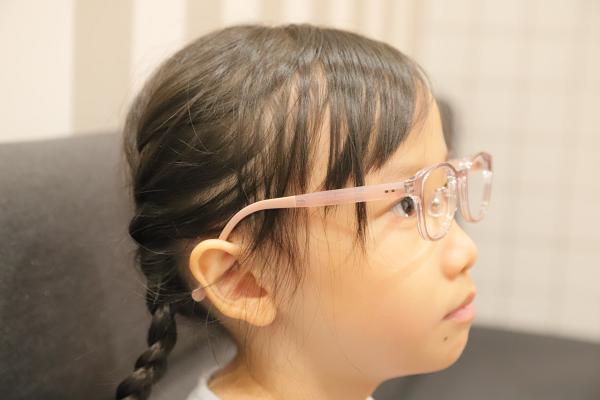 小朋友疫情下留家易影響視力？！視光師教5招揀兒童眼鏡 附保養小貼士