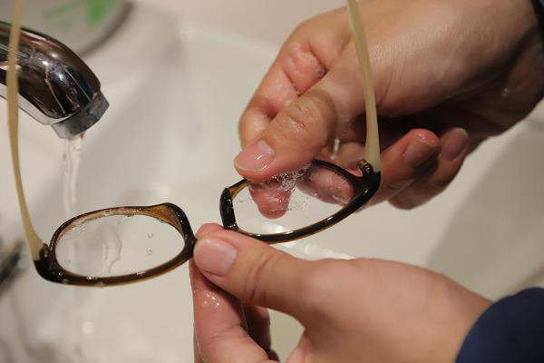 小朋友疫情下留家易影響視力？！視光師教5招揀兒童眼鏡 附保養小貼士