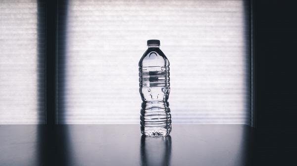 Omicron於玻璃、塑膠表面存活7日！ 專家籲多用漂白水清潔家居 附使用稀釋漂白水注意事項