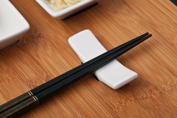 打邊爐用錯筷子隨時患膀胱癌！ 化學專家拆解5類常見筷子安全性