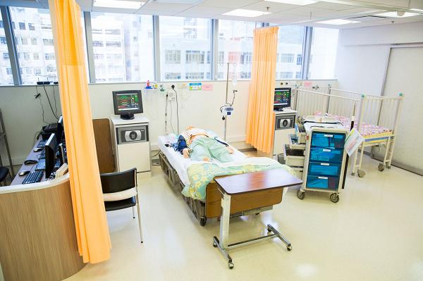 香港3大私家醫院護士課程學校比較！養和登記護士起薪$40,515、附申請方法+入學要求