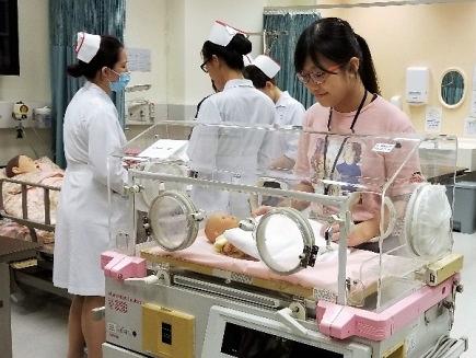 香港3大私家醫院護士課程學校比較！養和登記護士起薪$40,515、附申請方法+入學要求