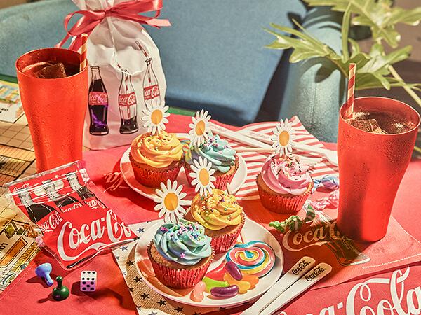 獨家新推！精選日本 Daiso 可口可樂系列家品 搶眼印花碗碟、logo透明傘、型格紅黑飯盒