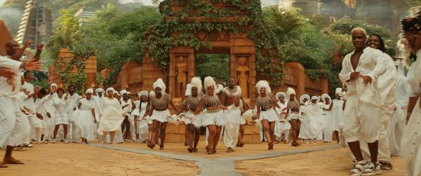 黑豹2：瓦干達萬歲｜瓦干達國王駕崩、神秘海底部族崛起！2大全新角色+女版黑豹登場