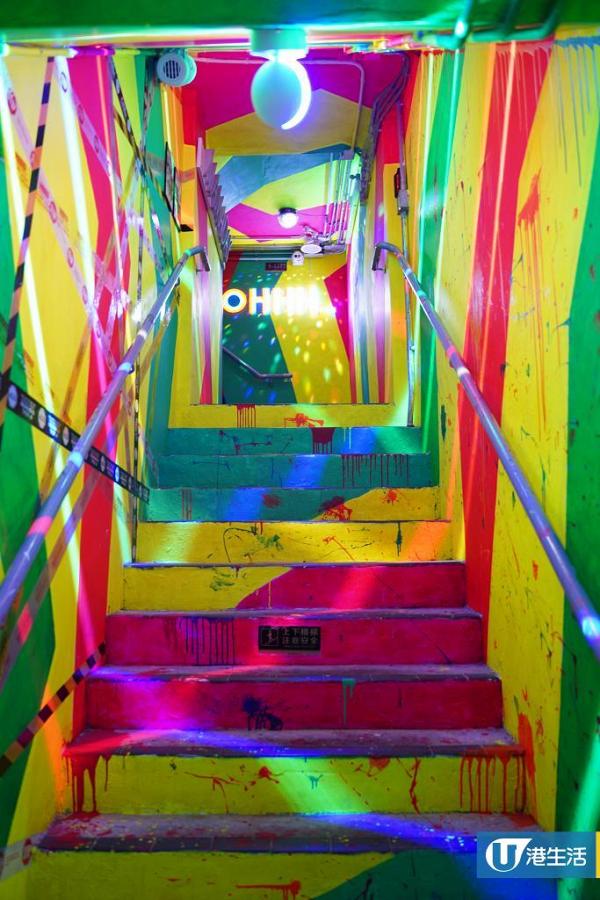 【香港好去處】全港6大夢幻彩虹景點影相位！塗鴉樓梯/粉色隧道/彩虹欄杆行山遊/七彩壁畫