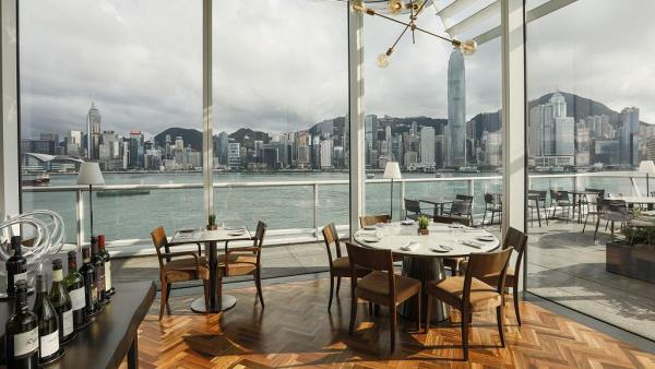【聖誕打卡餐廳2020】香港8間浪漫靚景餐廳歎聖誕午餐推介 180度飽覽維港海景/玻璃屋頂餐廳