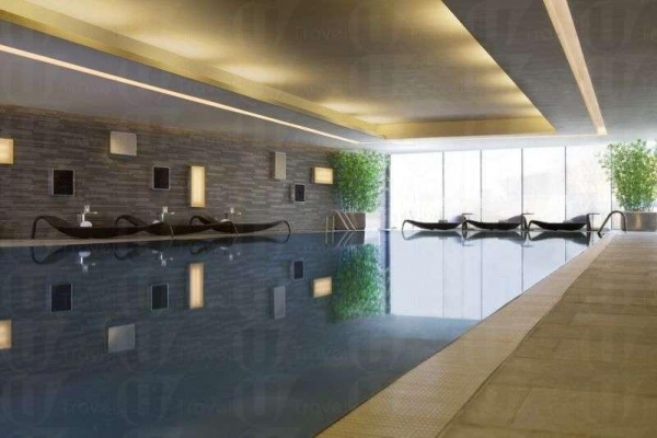 酒店的室內 27米恆溫泳池可免費使用，游過早泳再進早餐也不錯。