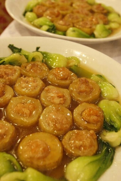 酒樓的烹調宗旨是「不時不食，不鮮不食」，頗有正宗圍頭菜文化的典範。( 相片來源：香港經濟日報 )