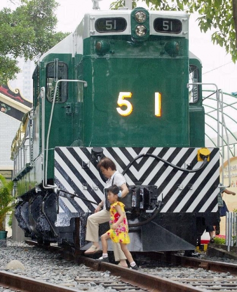 退役了的火車現於博物館展出，讓下一代更了解昔日香港的生活。