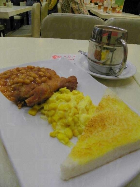 樂斯餐廳的早餐（$25）甚豐富，吃飽去行山自然活力十足。