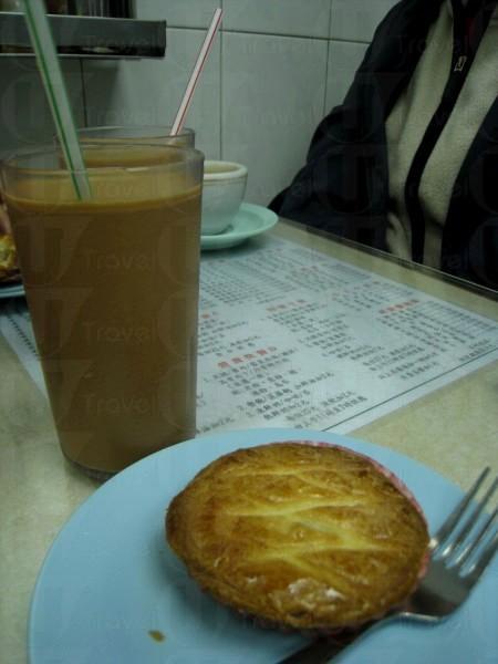 雞批加凍奶茶是在金鳳吃到的平民享受。