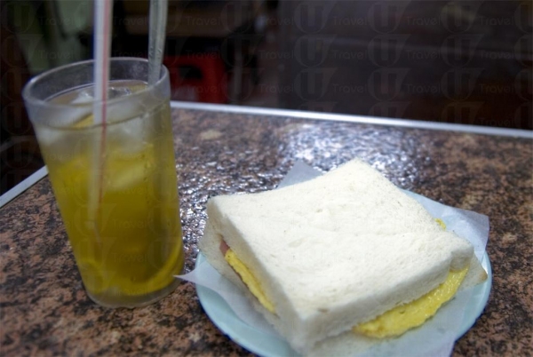 最傳統的腿蛋治是其中一件村民愛吃的午餐之一。