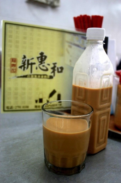 無冰凍奶茶，據說此奶茶早在十多年前已沿用此方式製成，不加冰保留奶茶原味。