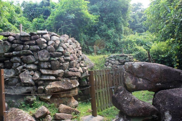 現在海下村只剩下兩個保存完好的石灰窰。