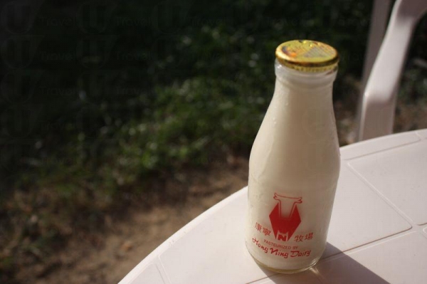 牛牛樂園又名康寧牧場，出產的牛奶於香港 70 多個地方分銷。
