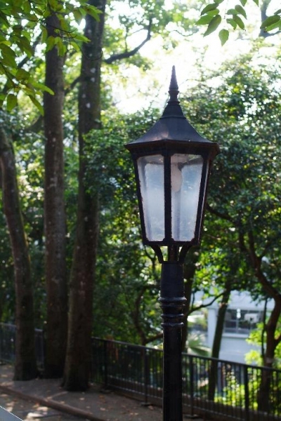 館外的街燈亦有懷舊風情。