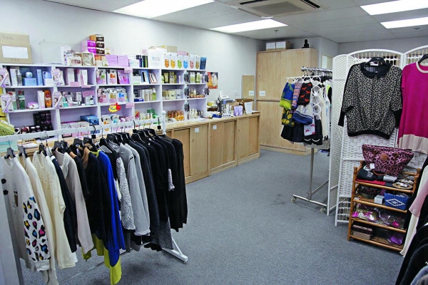小店賣的 SKINFOOD 產品售價貼近韓國，比香港門市約平一半。