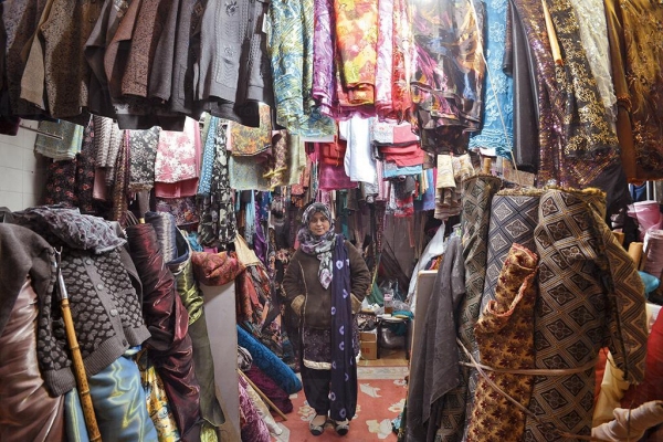 Ayan Fashion House 店主 Saliha Malik 首次創業，售賣南亞款式布料。