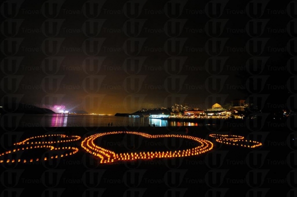 大白灣沙灘情人節當晚會以千點燭光砌出巨型心形圖案，十分浪漫。
